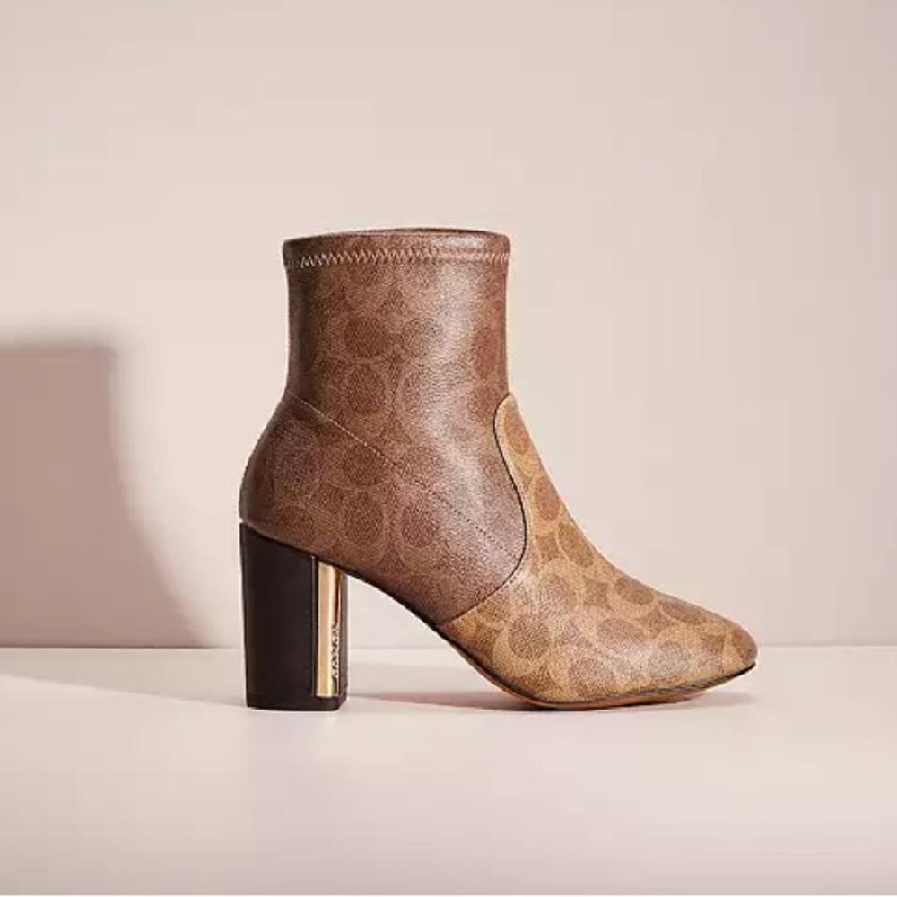 ⭐️NWT⭐️ Coach Margot Monogram Coated Canvas Booties